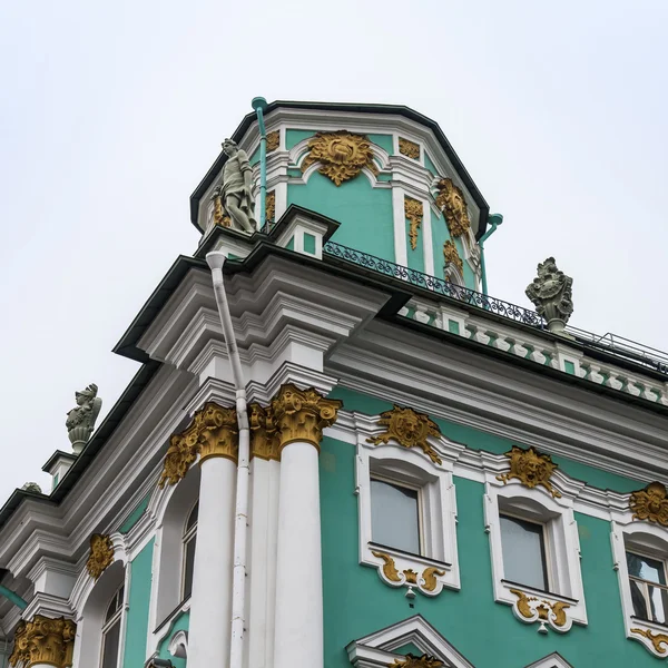 St. Petersburg, Russia, on November 3, 2014. The State Hermitage on Palace Square. Winter Palace. Facade fragment — Stock Photo, Image