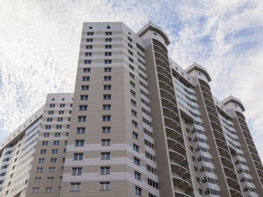 30 Ekim 2014 tarihinde, Pushkino, Rusya. Yeni multystoried ev