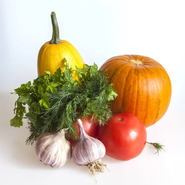 Orangenkürbis, Tomaten, Gemüse und Knoblauch für Salat — Stockfoto