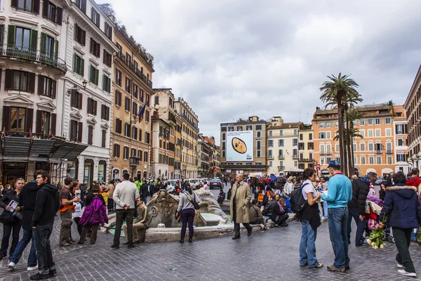 Rome, Italië, op februari 23, 2010. Typisch stedelijke weergave. Toeristen attracties gaan — Stockfoto