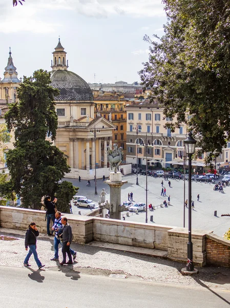 Roma, Italia, el 21 de febrero de 2010. Vista urbana típica — Foto de Stock