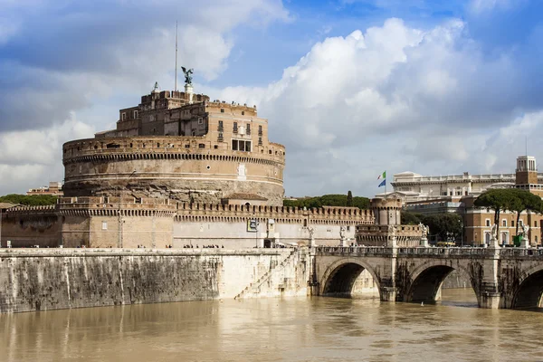 Roma, Italia, 24 de febrero de 2010. El castillo del Ángel Sagrado a orillas del Tíber —  Fotos de Stock