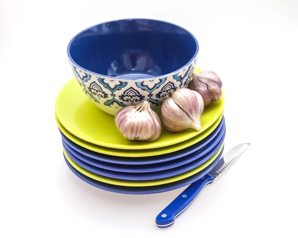 Garlic and ware for table layout — Stock Photo, Image