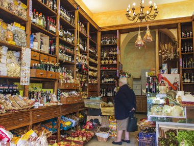 25 Şubat 2010 tarihinde, Roma, İtalya. Bir Gastronomi tipik Dükkanı