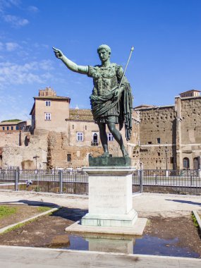 25 Şubat 2010 tarihinde, Roma, İtalya. Bir kentsel ortamda bir antik heykel