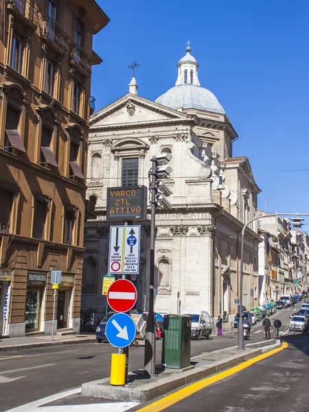 Roma, Italia, el 25 de febrero de 2010. Vista urbana típica — Foto de Stock