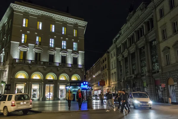 Rome, Italy, on February 25, 2010. Typical urban view in the evening — Stock Photo, Image