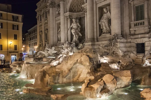 Roma, Italia, 25 februarie 2010. Cunoscuta fântână a lui Trevi. Fonyan Trevi - unul dintre cele mai cunoscute obiective turistice din Roma — Fotografie, imagine de stoc