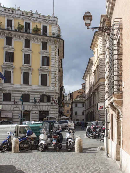 26 Şubat 2010 tarihinde, Roma, İtalya. Tipik kentsel görünümü. — Stok fotoğraf