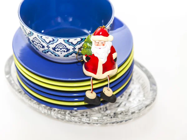 Keramik-Geschirr in verschiedenen Farben für die Verlegung eines Neujahrsmahls — Stockfoto