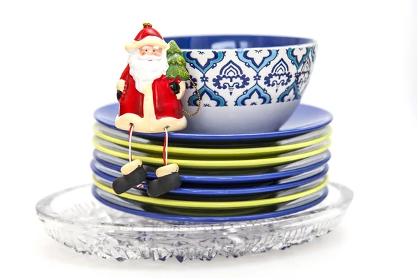 Wyroby ceramiczne kuchenne różnych kolorów do układania kolacja sylwestrowa — Zdjęcie stockowe