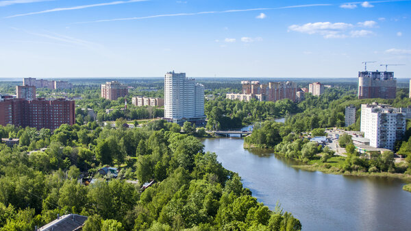 Пушкино, Россия, 24 апреля 2011 года. Вид на город с высокой точки
