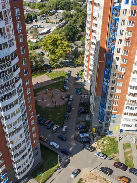 26 Ağustos 2011 tarihinde, Pushkino, Rusya. Bir yüksek noktadan kenti — Stok fotoğraf