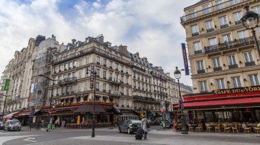 Paris, Fransa, 5 Mayıs 2013 tarihinde. Tipik kentsel görünümü