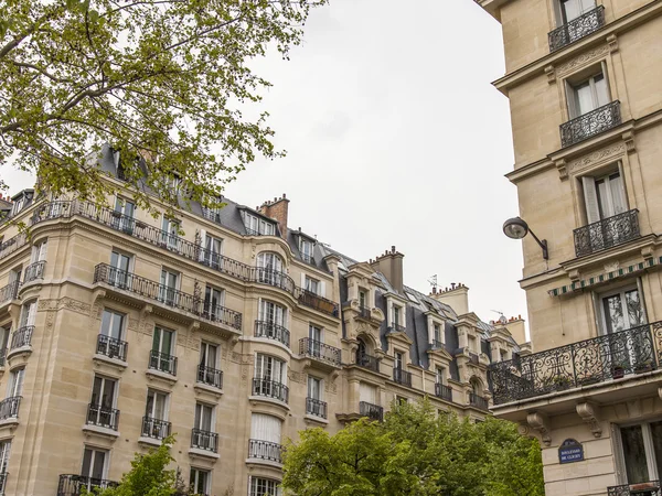 パリ、フランス、2013 年 5 月 5 日に。典型的なアーキテクチャの詳細 — ストック写真