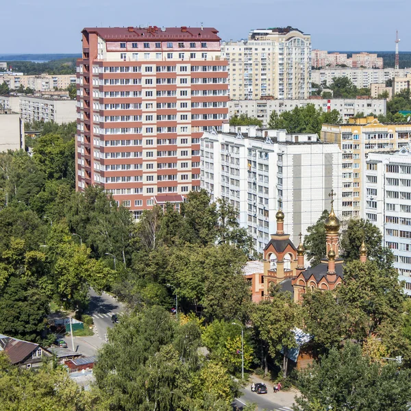 Pushkino, Rússia, em 26 de agosto de 2011. Uma vista da cidade a partir de um ponto alto — Fotografia de Stock