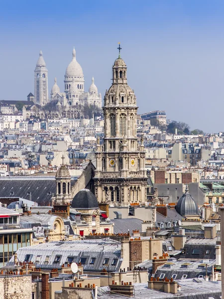 Paris, France, on March 25, 2011. An urban view from a survey terrace of Gallery Lafayette. Roofs of Paris — Stock Photo, Image