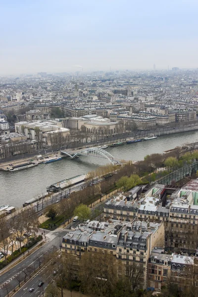 Paris, France, on March 27, 2011. A view of the city from the Eiffel Tower in the early foggy morning — Stock Photo, Image