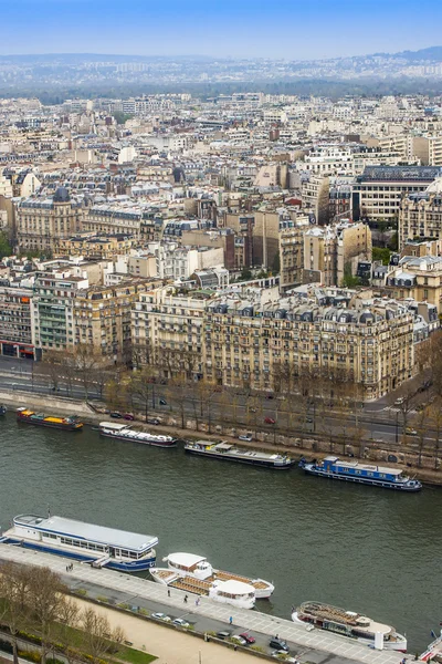 Paris, France, on March 27, 2011. A view from a survey platform on the Eiffel Tower — Stock Photo, Image