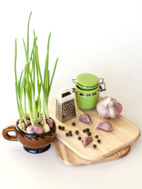 Sarımsak ve Brüksel lahanası salatası yemek pişirmek için sarımsak