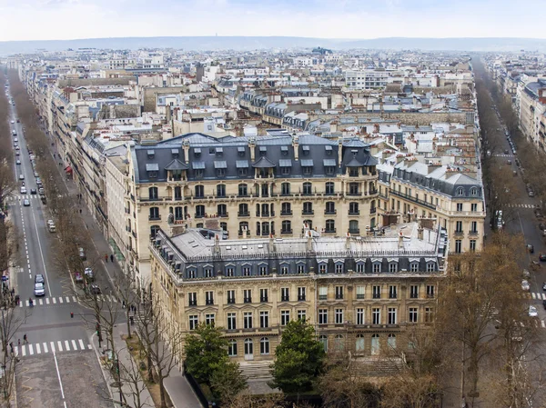 Paris, Frankreich, am 27. März 2011. Stadtlandschaft. Blick vom Triumphbogen. — Stockfoto