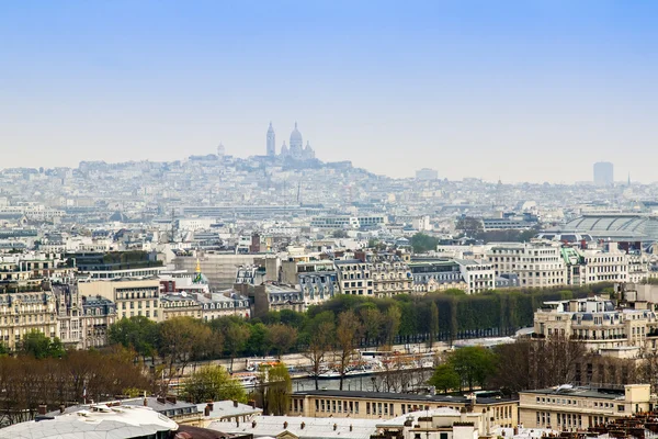 Paris, Frankrike, mars 27, 2011. En vy från en undersökning plattform på Eiffeltornet — Stockfoto