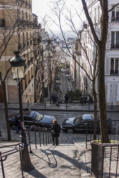 Paris, Frankreich, am 26. März 2011. Stadtlandschaft. Morgen auf dem Montmartre. — Stockfoto
