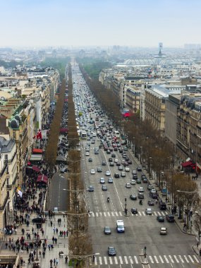 27 Mart 2011 tarihinde, Paris, Fransa. Şehir manzarası. Zafer Takı görünümünden.