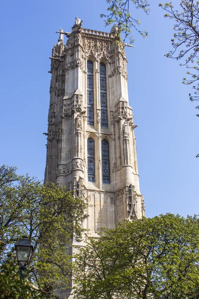 Paris, Frankreich, am 25. März 2011. Turm Saint-jacques (Tour Saint-jacques), eine der Sehenswürdigkeiten der Stadt — Stockfoto