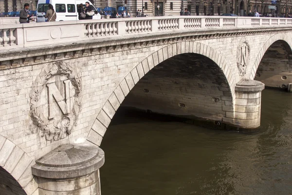 Paris, França, em 25 de março de 2011. Ponte Napoleão — Fotografia de Stock