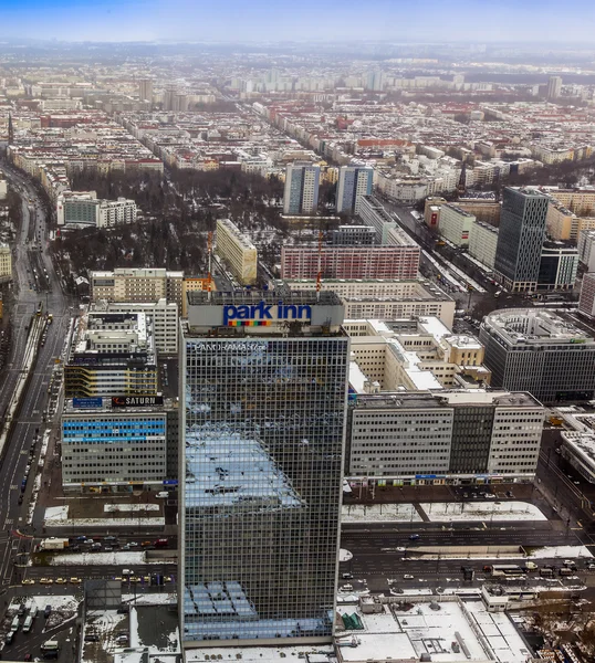 Berlino, Germania, il 20 febbraio 2013. Paesaggio urbano. Vista a volo d'uccello nel pomeriggio nuvoloso invernale — Foto Stock