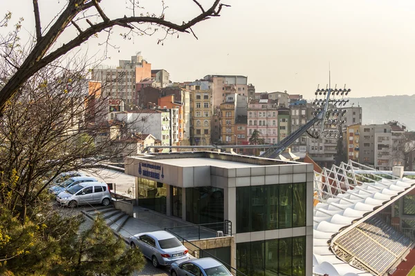 Istanbul, Turkey. April 29, 2011. A city landscape in an easy haze — Stock Photo, Image