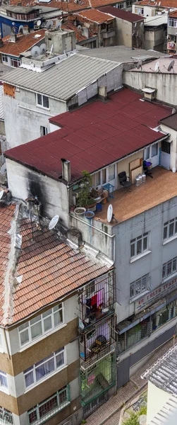 Istanbul, Turkey. April 28, 2011. Landscape of the bank of the Bosphorus. Urban roofs. — Stock Photo, Image