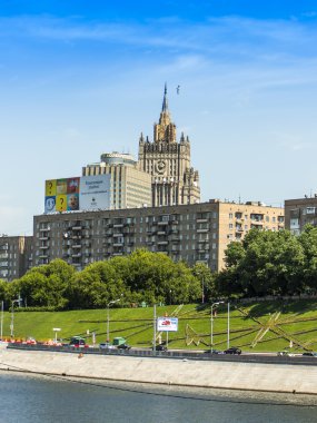 Haziran 23, 2010, Moskova, Rusya. Yaz öğleden sonra tipik kentsel görünümü