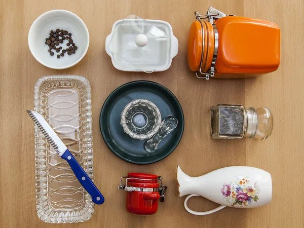 Multi-gekleurde keramische keuken ware, bovenaanzicht — Stockfoto