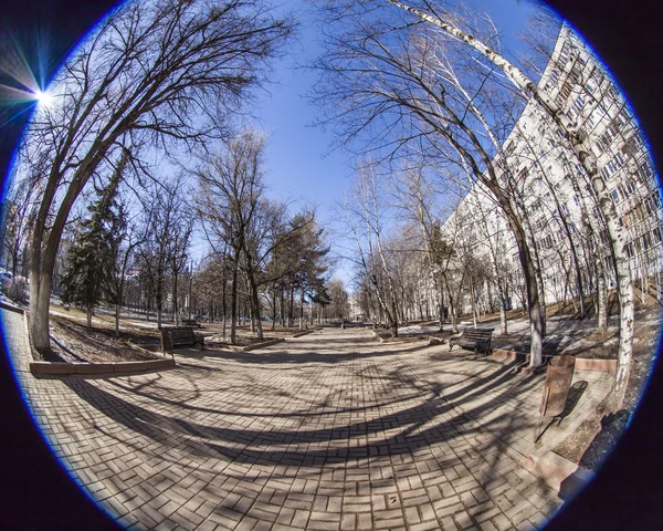 Poesjkino, Rusland, op 17 maart 2015. Stad voorjaar landschap, fisheye uitzicht. — Stockfoto