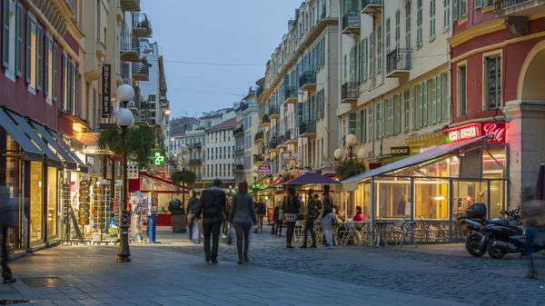 Niza, Francia, 13 de marzo de 2015. La calle en la iluminación de la noche — Foto de Stock