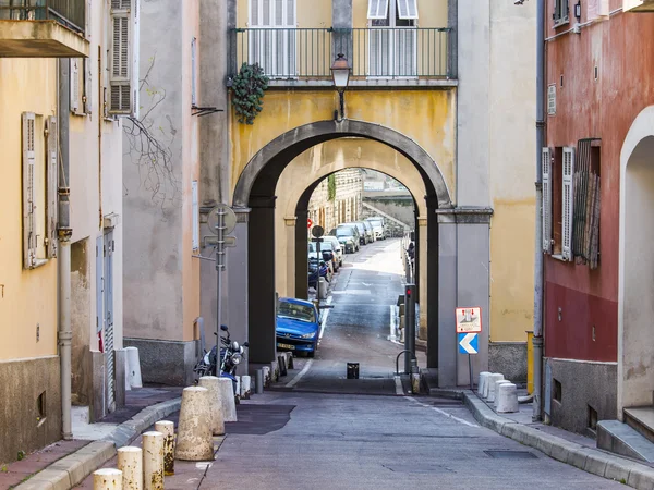 Nice, France, le 13 mars 2015. La vieille ville, maisons typiques — Photo