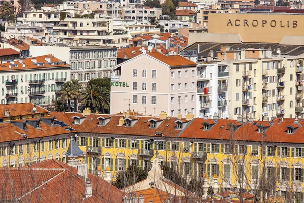 Nice, France, le 13 mars 2015. La vue sur la vieille ville depuis la colline de Shatto — Photo