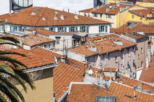 Nice, Frankrijk, op 13 maart 2015. Het bovenaanzicht op de oude stad van Shatto van hill — Stockfoto