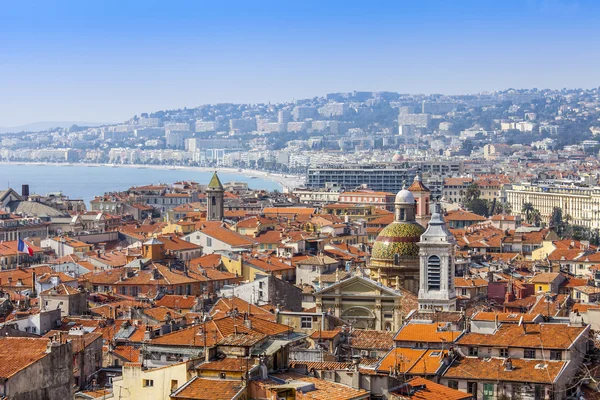 Nice, France, le 13 mars 2015. La vue sur la vieille ville depuis la colline de Shatto — Photo