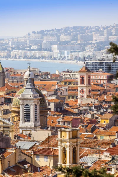 Nice, France, le 13 mars 2015. La vue sur la vieille ville depuis la colline de Shatto — Photo