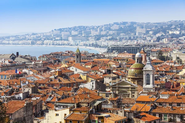 Nice, France, le 13 mars 2015. La vue sur la vieille ville depuis la colline de Shatto — Photo