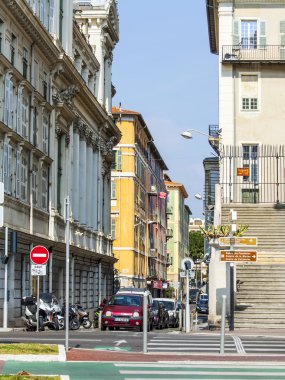 Güzel, Fransa, üzerinde 13 Mart 2015. Bahar öğleden sonra tipik şehir manzarası