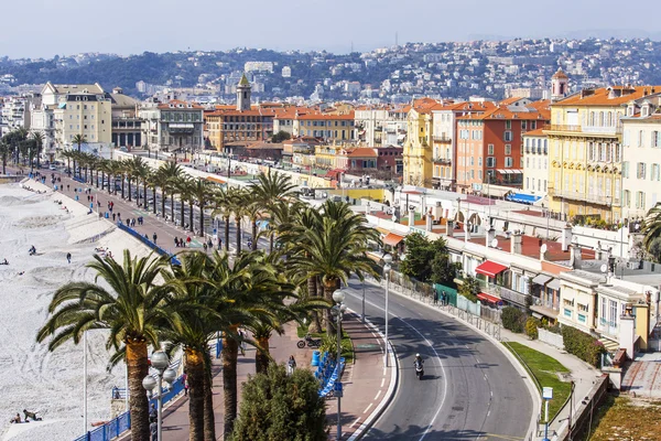 Nice, Frankrijk, op 13 maart 2015. Het bovenaanzicht op de Promenade des Anglais, een van de mooiste taluds van Europa — Stockfoto