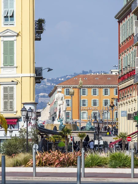 Nice, Frankrijk, op 13 maart 2015. Typische stad landschap in de lente middag — Stockfoto