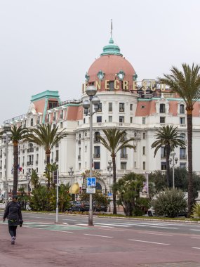 Güzel, Fransa, üzerinde 13 Mart 2015. Promenade des Anglais üzerinde Negresko tarihi otel, şehrin en tanınabilir yerler biri