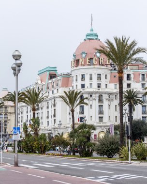 Güzel, Fransa, üzerinde 13 Mart 2015. Promenade des Anglais üzerinde Negresko tarihi otel, şehrin en tanınabilir yerler biri
