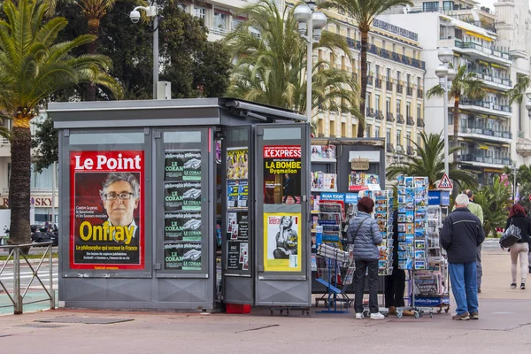 Nice, Francja, na 14 marca 2015. Kiosk na ulicy miasta — Zdjęcie stockowe