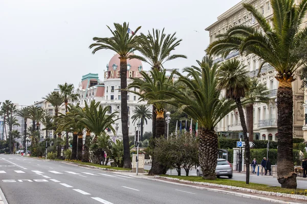 Nice, Francja, na 13 marca 2015. Widok na słynnej Promenade des Anglais, jednym z najpiękniejszych bulwarów z Europy — Zdjęcie stockowe